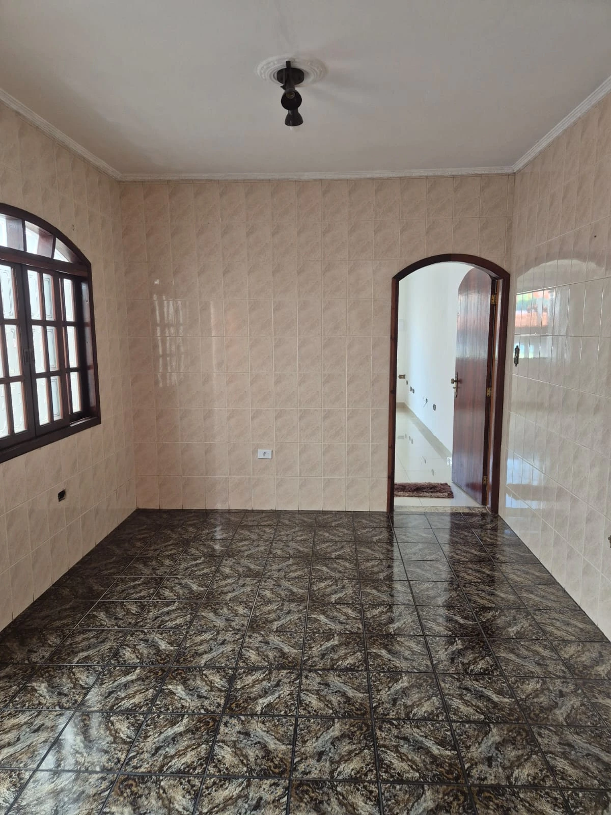 CASA ASSOBRADADA - 3 DORMITÓRIOS