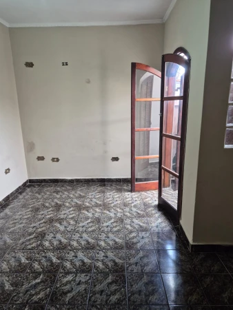 CASA ASSOBRADADA - 3 DORMITÓRIOS
