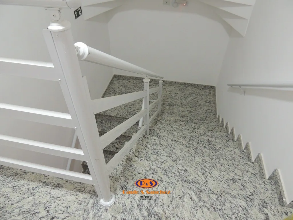 COBERTURA SEM CONDOMÍNIO