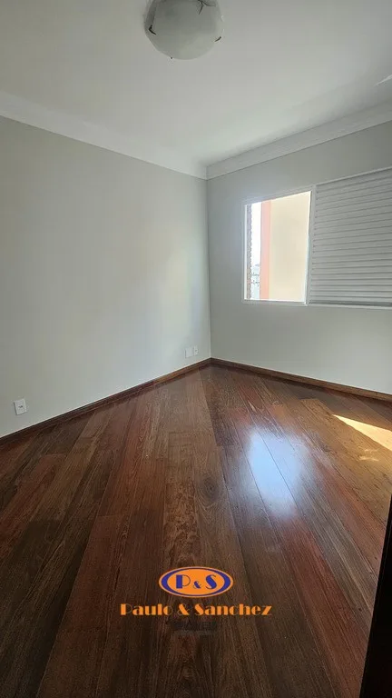 APARTAMENTO EM CONDOMÍNIO - 03 DORMITÓRIOS