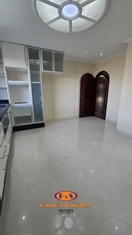 APARTAMENTO EM CONDOMÍNIO - 03 DORMITÓRIOS