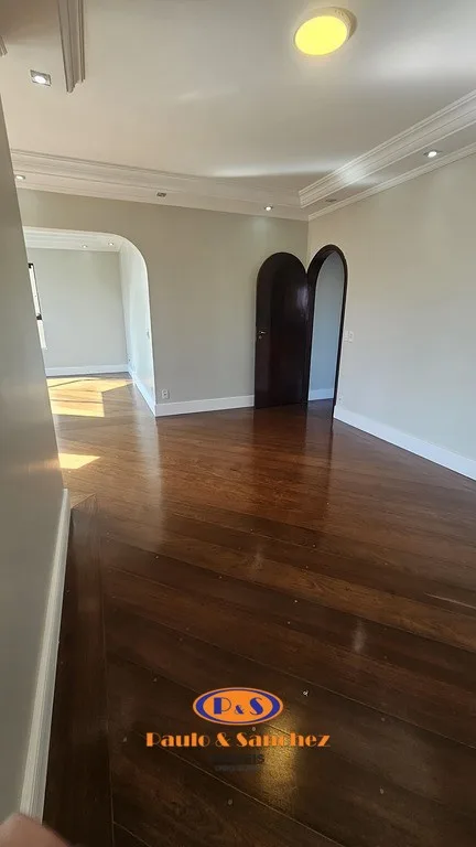 APARTAMENTO EM CONDOMÍNIO - 03 DORMITÓRIOS