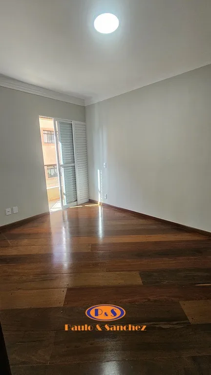 APARTAMENTO EM CONDOMÍNIO - 03 DORMITÓRIOS