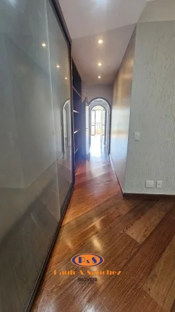 APARTAMENTO EM CONDOMÍNIO - 03 DORMITÓRIOS