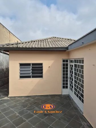 CASA TÉRREA COM EDÍCULA NOS FUNDOS