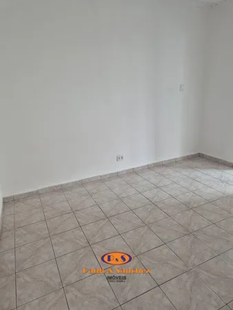 CASA TÉRREA COM EDÍCULA NOS FUNDOS