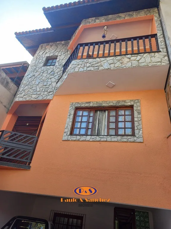 SOBRADO - 04 DORMITÓRIOS