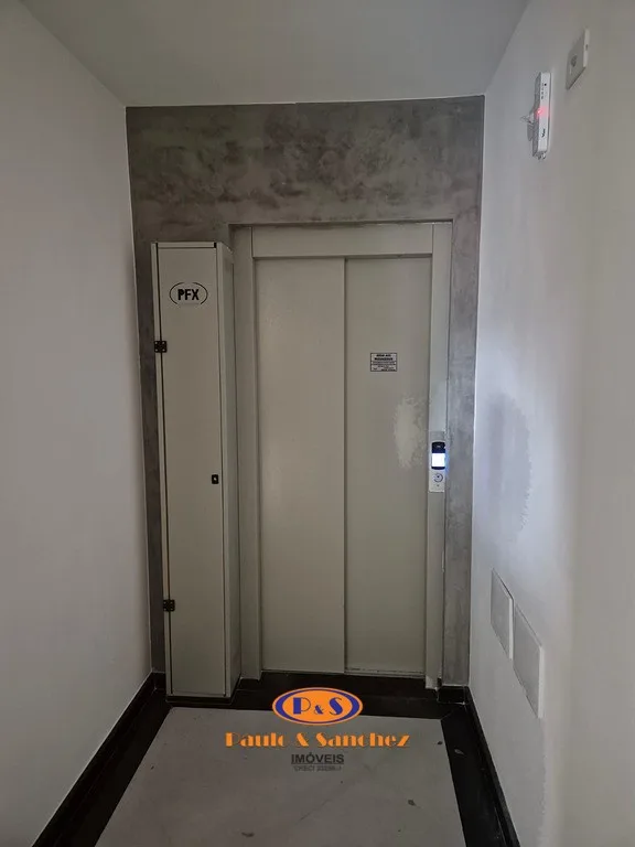 COBERTURA SEM CONDOMÍNIO - NOVA E COM ELEVADOR!!!!