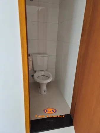 COBERTURA SEM CONDOMÍNIO - NOVA E COM ELEVADOR!!!!