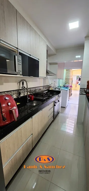 APARTAMENTO SEM CONDOMÍNIO - 03 DORMITÓRIOS