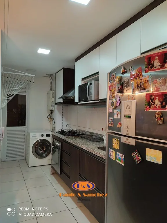 APARTAMENTO EM CONDOMÍNIO - 03 DORMITÓRIOS