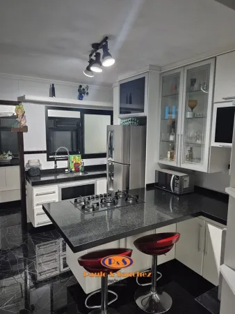 APARTAMENTO EM CONDOMÍNIO - 03 DORMITÓRIOS!!!!!