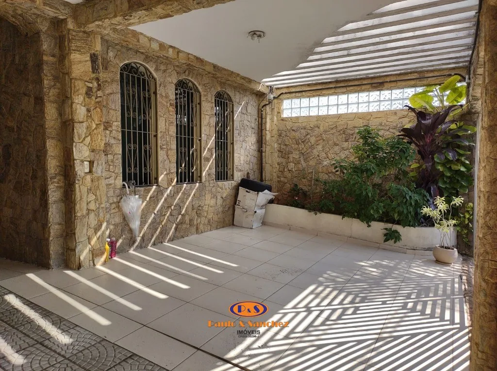 SOBRADO - 03 DORMITÓRIOS