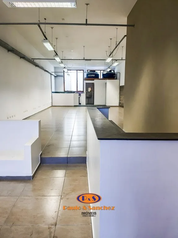 CASA ASSOBRADADA - COM SALÃO