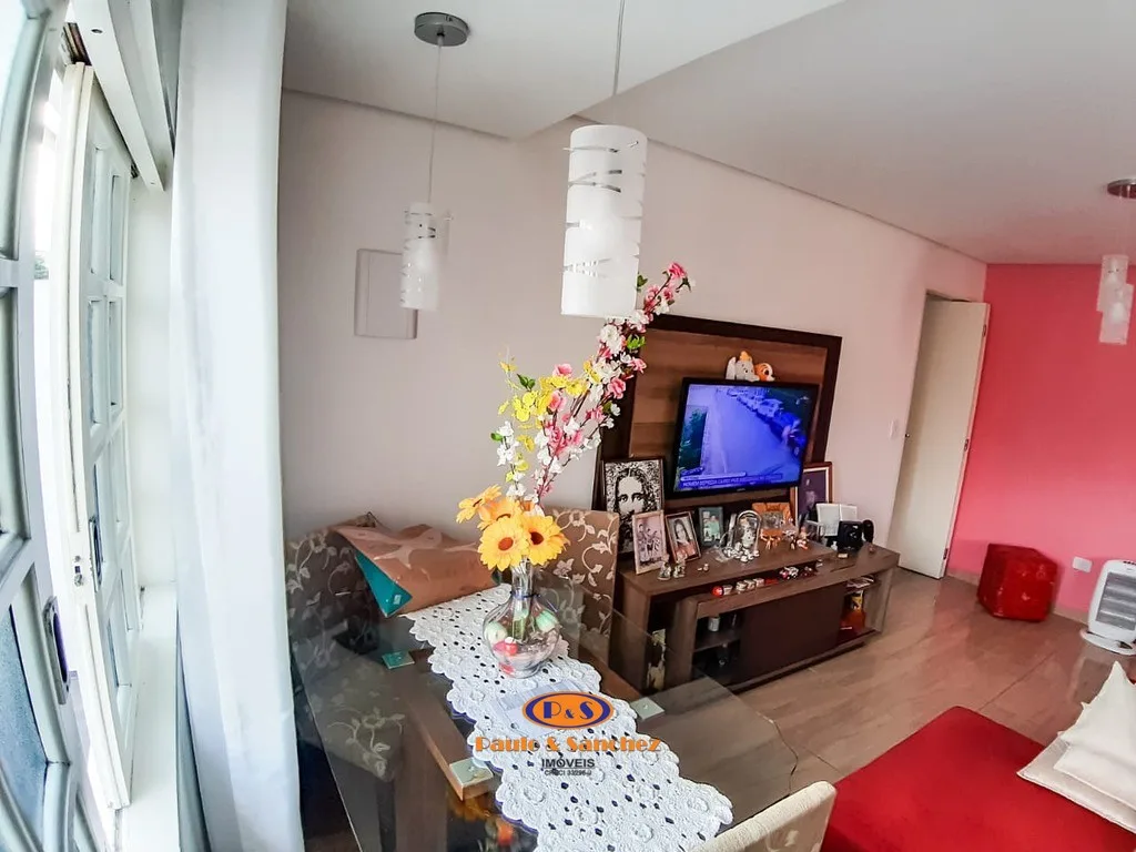 CASA ASSOBRADADA - COM SALÃO