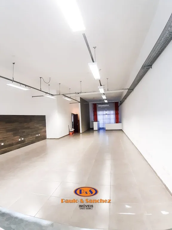 CASA ASSOBRADADA - COM SALÃO