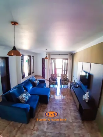 CASA ASSOBRADADA - COM SALÃO