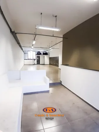 CASA ASSOBRADADA - COM SALÃO