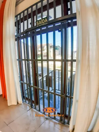 CASA ASSOBRADADA - COM SALÃO