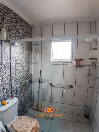 CASA ASSOBRADADA - COM SALÃO