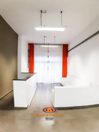 CASA ASSOBRADADA - COM SALÃO