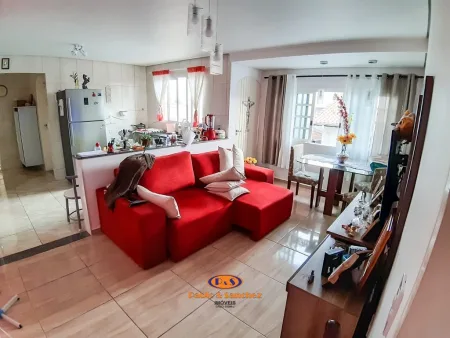 CASA ASSOBRADADA - COM SALÃO