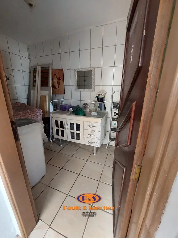 CASA TÉRREA COM EDÍCULA