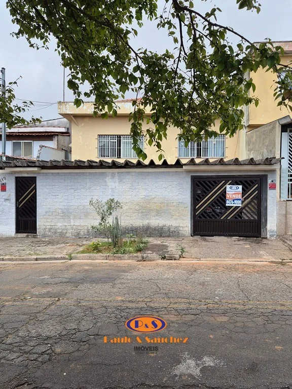 CASA TÉRREA COM EDÍCULA