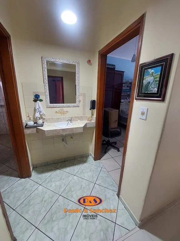 CASA TÉRREA COM EDÍCULA