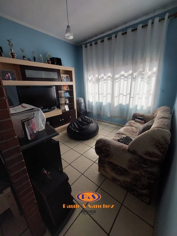 CASA TÉRREA COM EDÍCULA