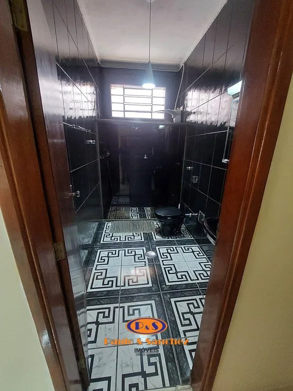 CASA TÉRREA COM EDÍCULA