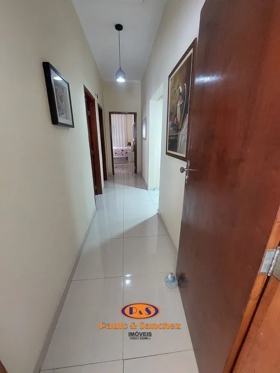 CASA TÉRREA COM EDÍCULA