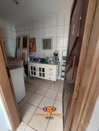 CASA TÉRREA COM EDÍCULA