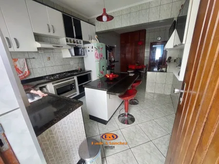 CASA TÉRREA COM EDÍCULA