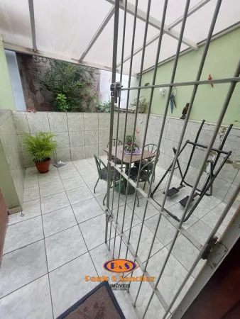 CASA TÉRREA COM EDÍCULA