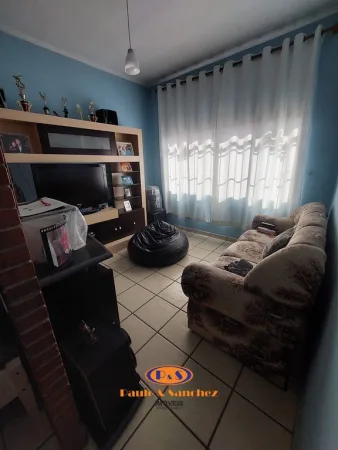 CASA TÉRREA COM EDÍCULA