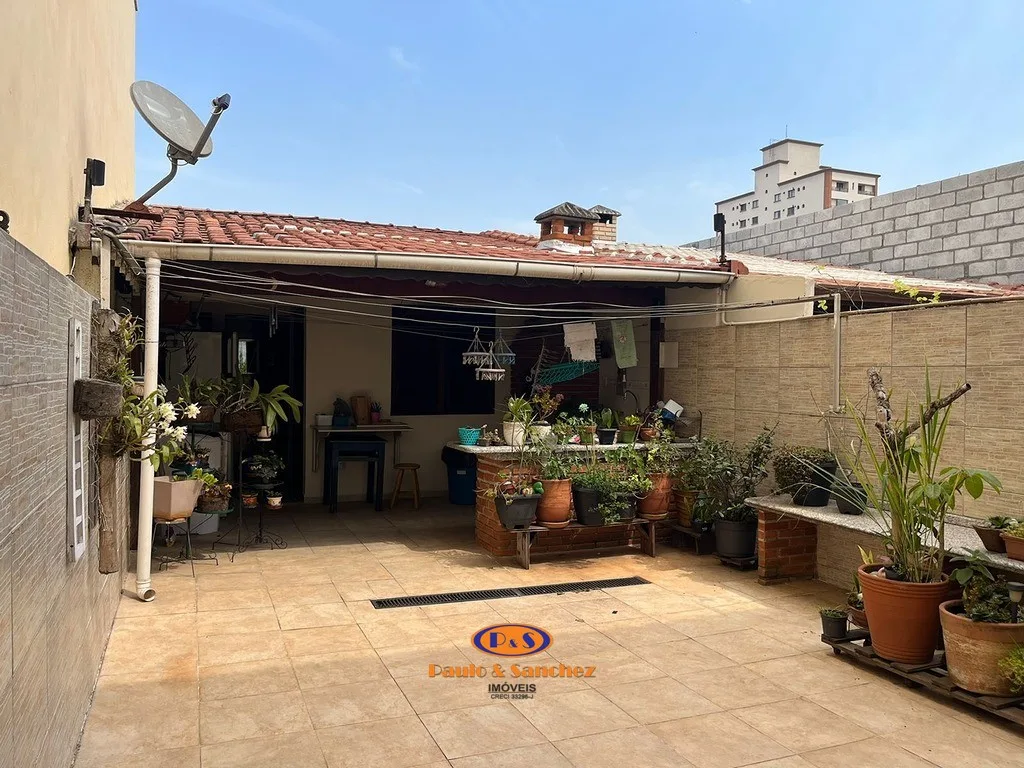 SOBRADO - 04 DORMITÓRIOS