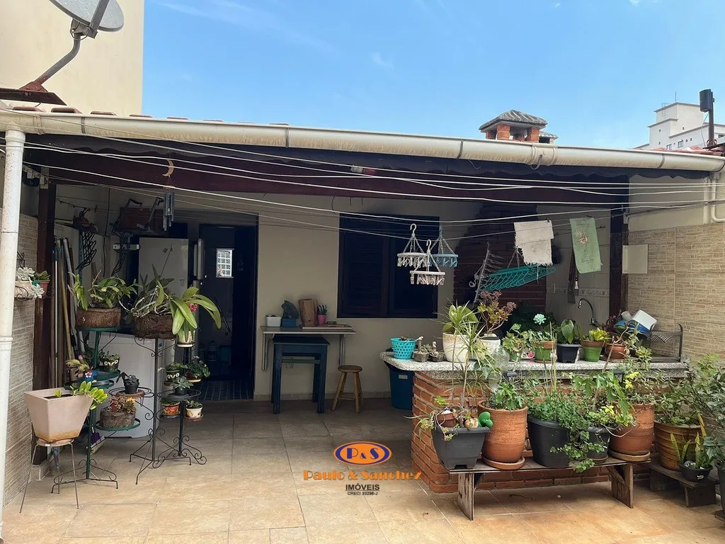 SOBRADO - 04 DORMITÓRIOS