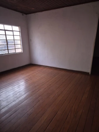 CASA TÉRREA - FUNDOS