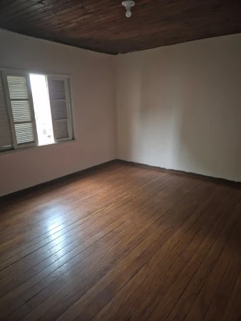 CASA TÉRREA - FUNDOS