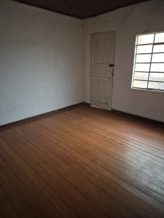 CASA TÉRREA - FUNDOS