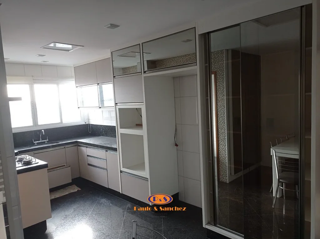 APARTAMENTO EM CONDOMÍNIO - 3 DORMITÓRIOS