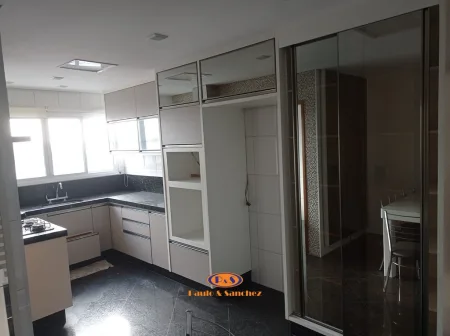 APARTAMENTO EM CONDOMÍNIO - 3 DORMITÓRIOS