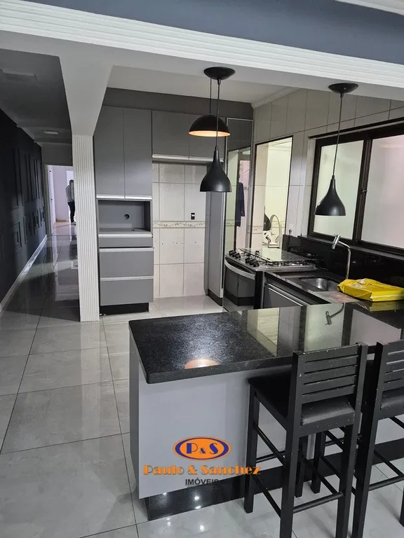 APARTAMENTO SEM CONDOMÍNIO - 03 DORMITÓRIOS