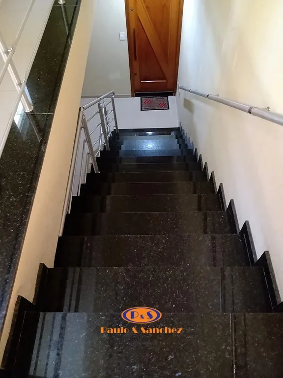 APARTAMENTO SEM CONDOMÍNIO - 03 DORMITÓRIOS