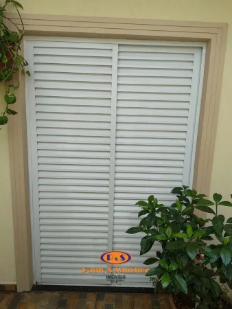 APARTAMENTO SEM CONDOMÍNIO - 03 DORMITÓRIOS