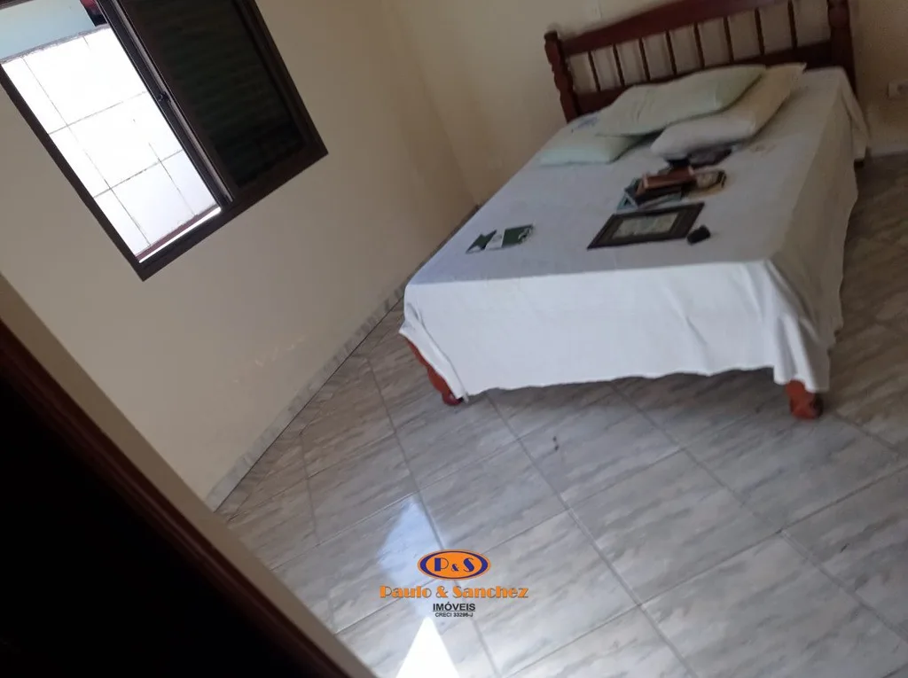 CASA ASSOBRADADA - 03 DORMITÓRIOS