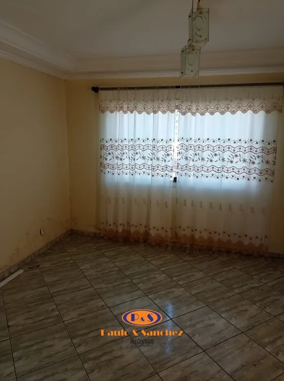 CASA ASSOBRADADA - 03 DORMITÓRIOS