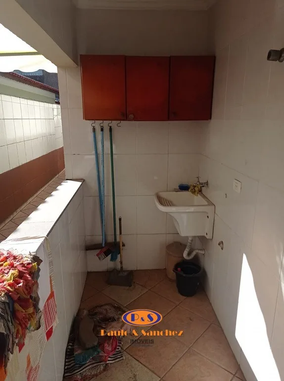 CASA ASSOBRADADA - 03 DORMITÓRIOS