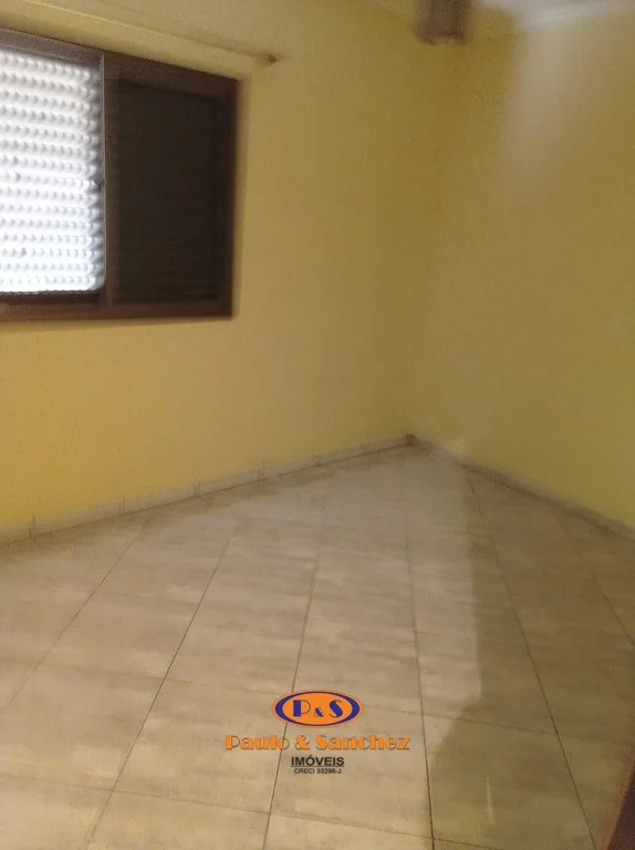 CASA ASSOBRADADA - 03 DORMITÓRIOS